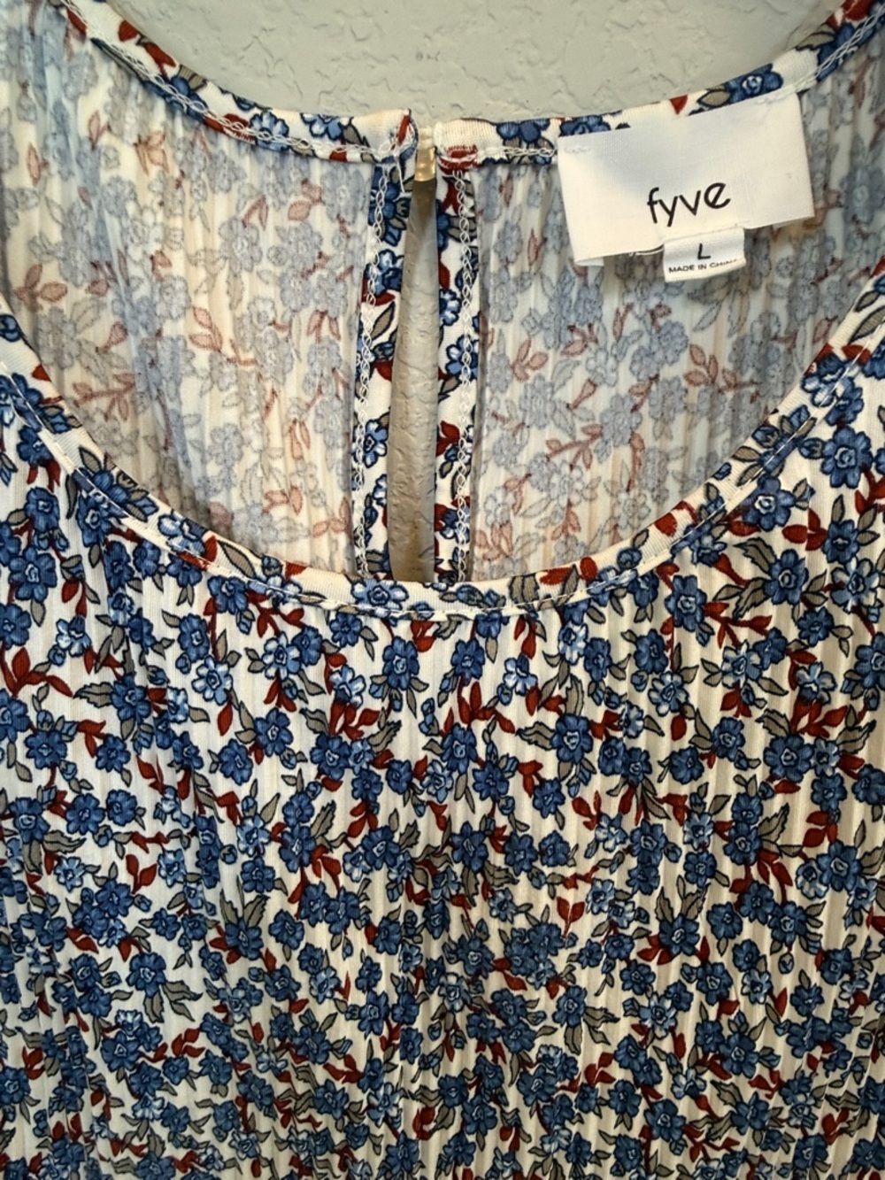 Floral Ruffle Sleeve Top - Picture 3 of 8